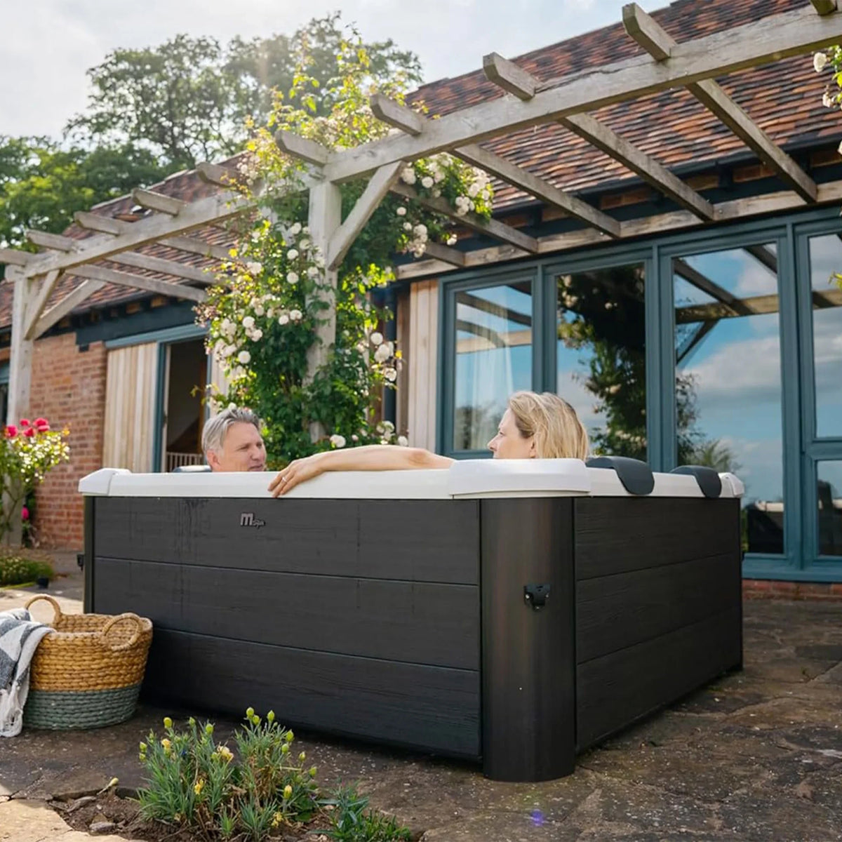 MSpa Oslo 6 Person Squared Hot Tub with Hydro Massage Jets Plus & LED Strip