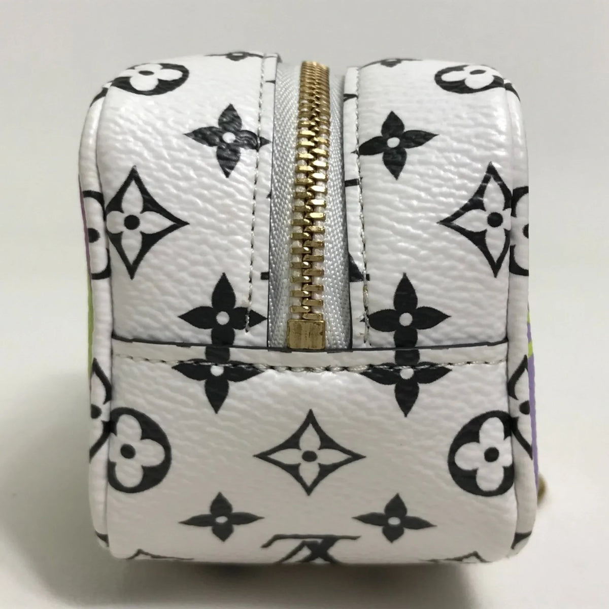 Pre-Owned LOUIS VUITTON M67669 Monogram Giant Portomone Cube Accessory Pouch Canvas Women's White/Multicolor (Good)