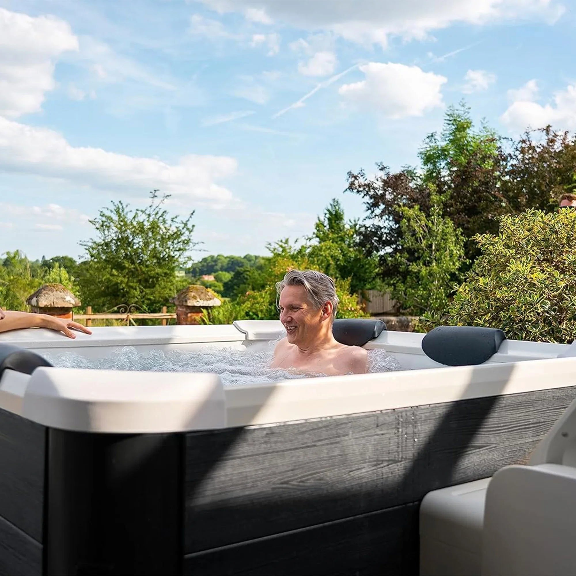 MSpa Oslo 6 Person Squared Hot Tub with Hydro Massage Jets Plus & LED Strip